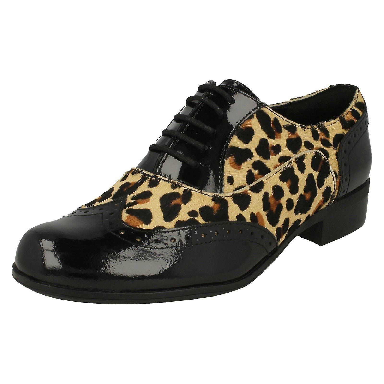 clarks ladies brogue shoes