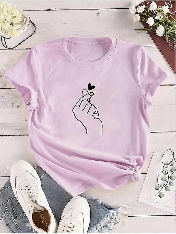Camiseta feminina moderna com estampa simples de dedos comparados a um coração, divertida e casual, com gola redonda e mangas curtas, ideal para o verão.