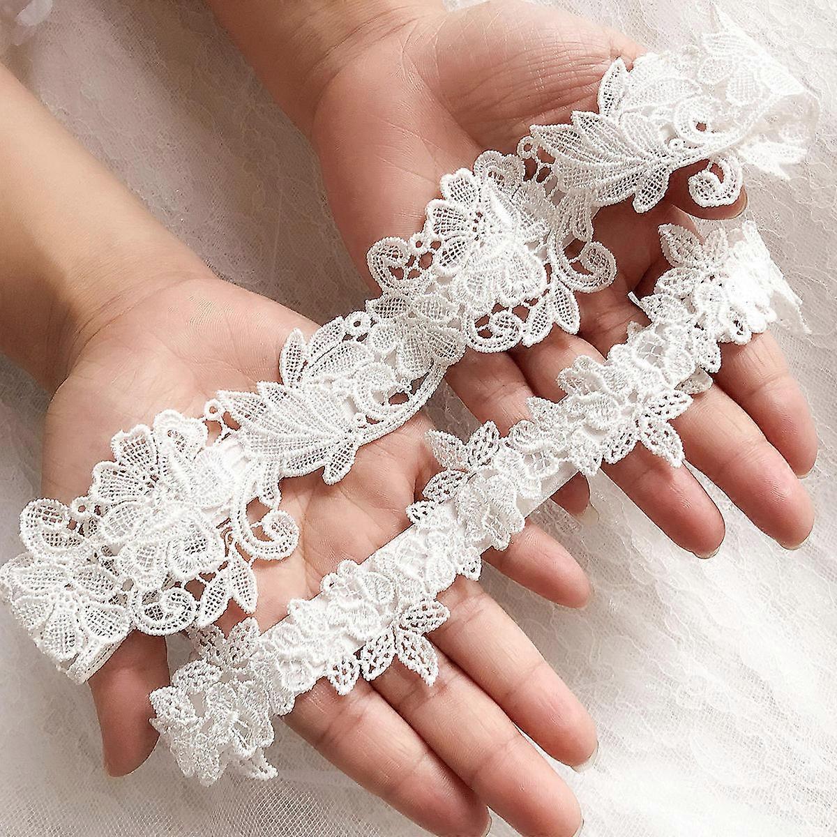 It looks like you're referring to a product listing for **"1 Pair Elegant Women's Lace Garter – Garter for Weddings, Soft Flower Lace, Decorative