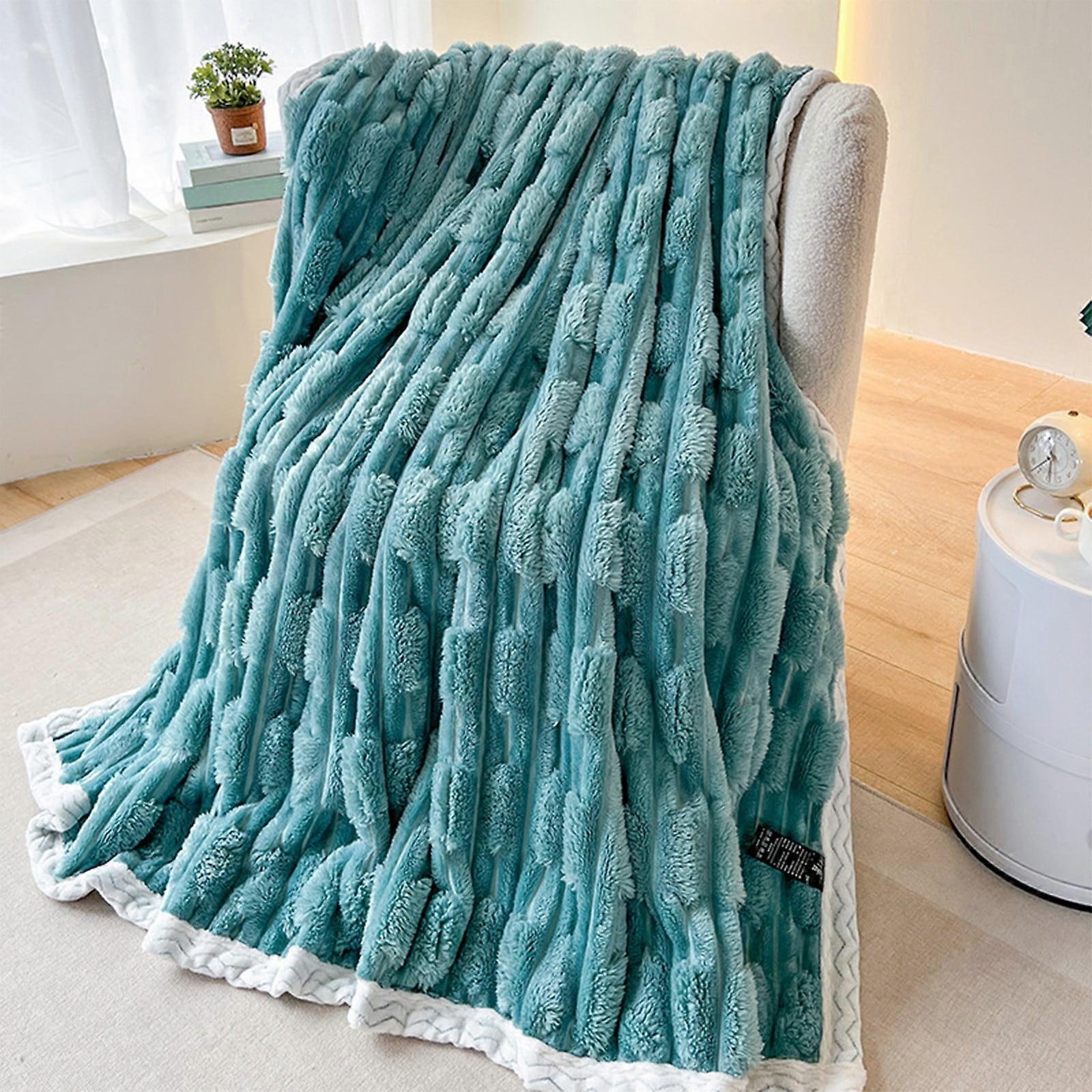 Soft Throw Blanket for Couch, Sofa, Bed - Lightweight Plush Checkered Blanket, All Season Use, Compatible with Home Decor