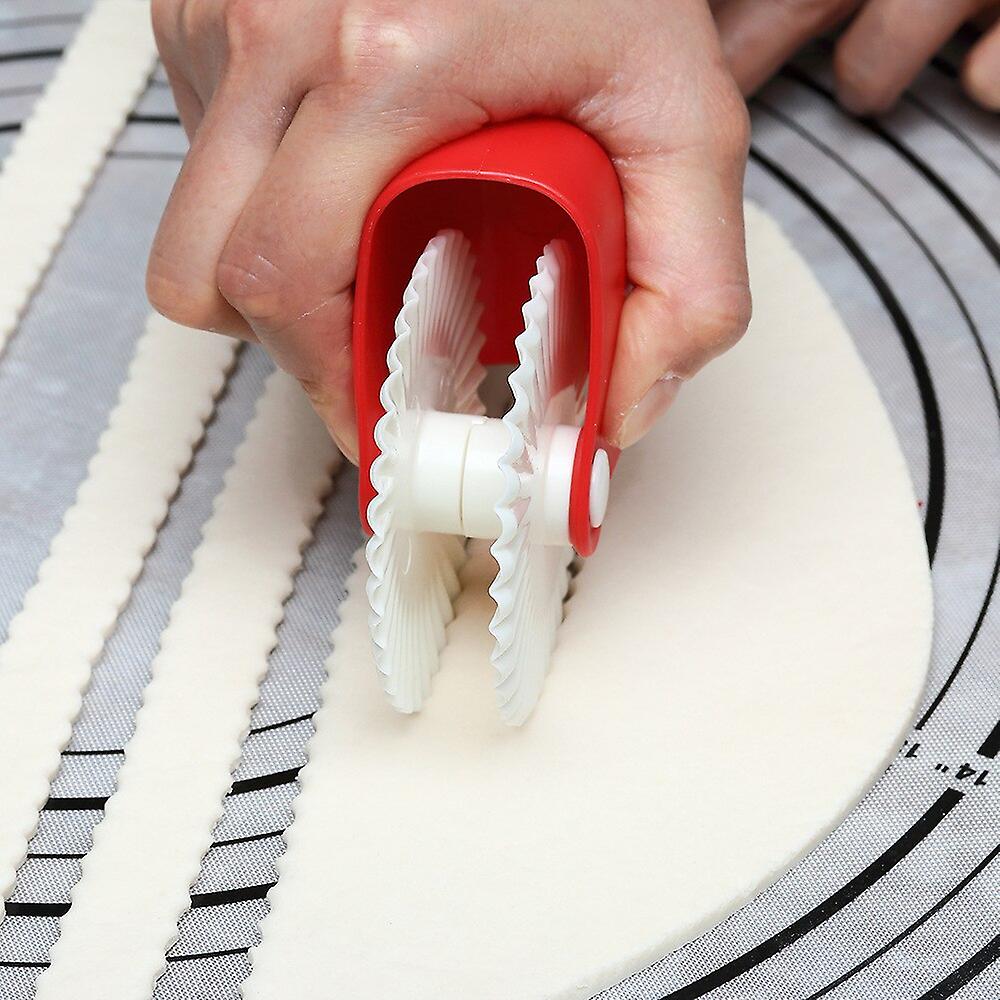 Creative Noodle Cutter Plastic Wheel Roller Dough Cutter Manual Diy 