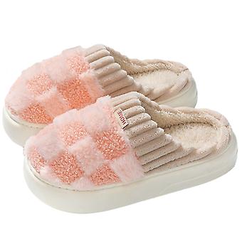 Pantufas de pelúcia unissex com punho xadrez, quentinhas e macias, em fleece, com espuma viscoelástica e antiderrapante. Ideais para usar em casa.
