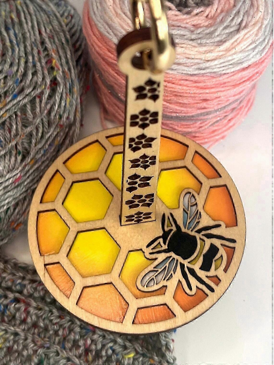 Portable Wrist Yarn Holder, Heart Design Lemonwood Mini-Minder for Knitting & Crafting