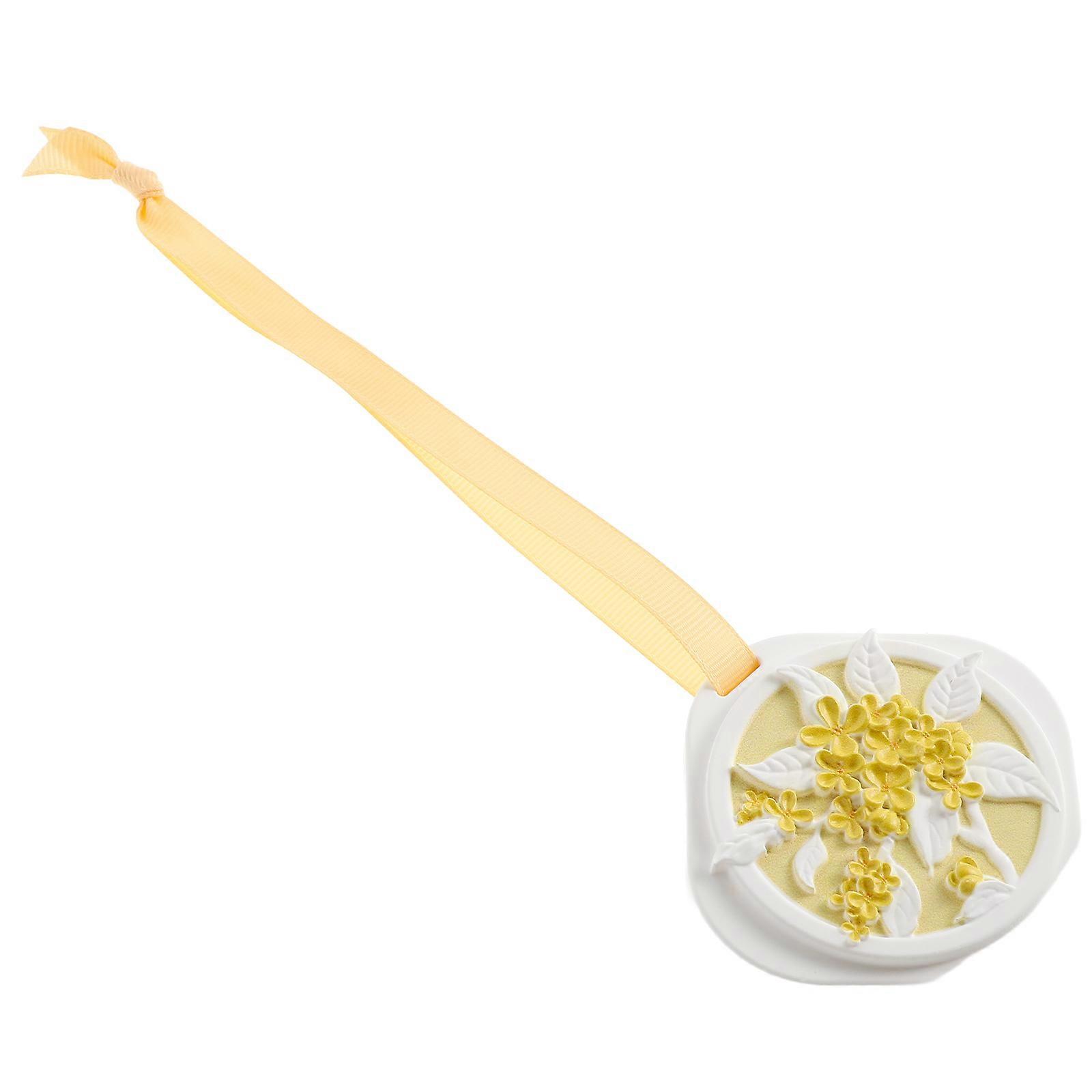 Aroma Car Diffuser Pendant for Fresh Air and Decorative Use