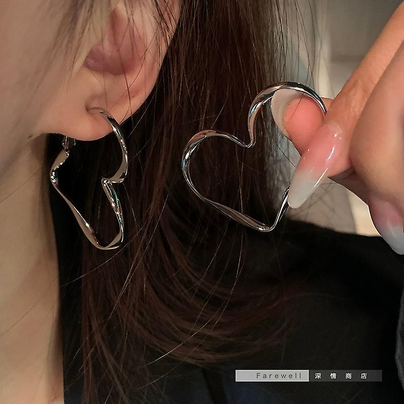 Women earring girl stud ear Drop Heart Punk Cool Friendship