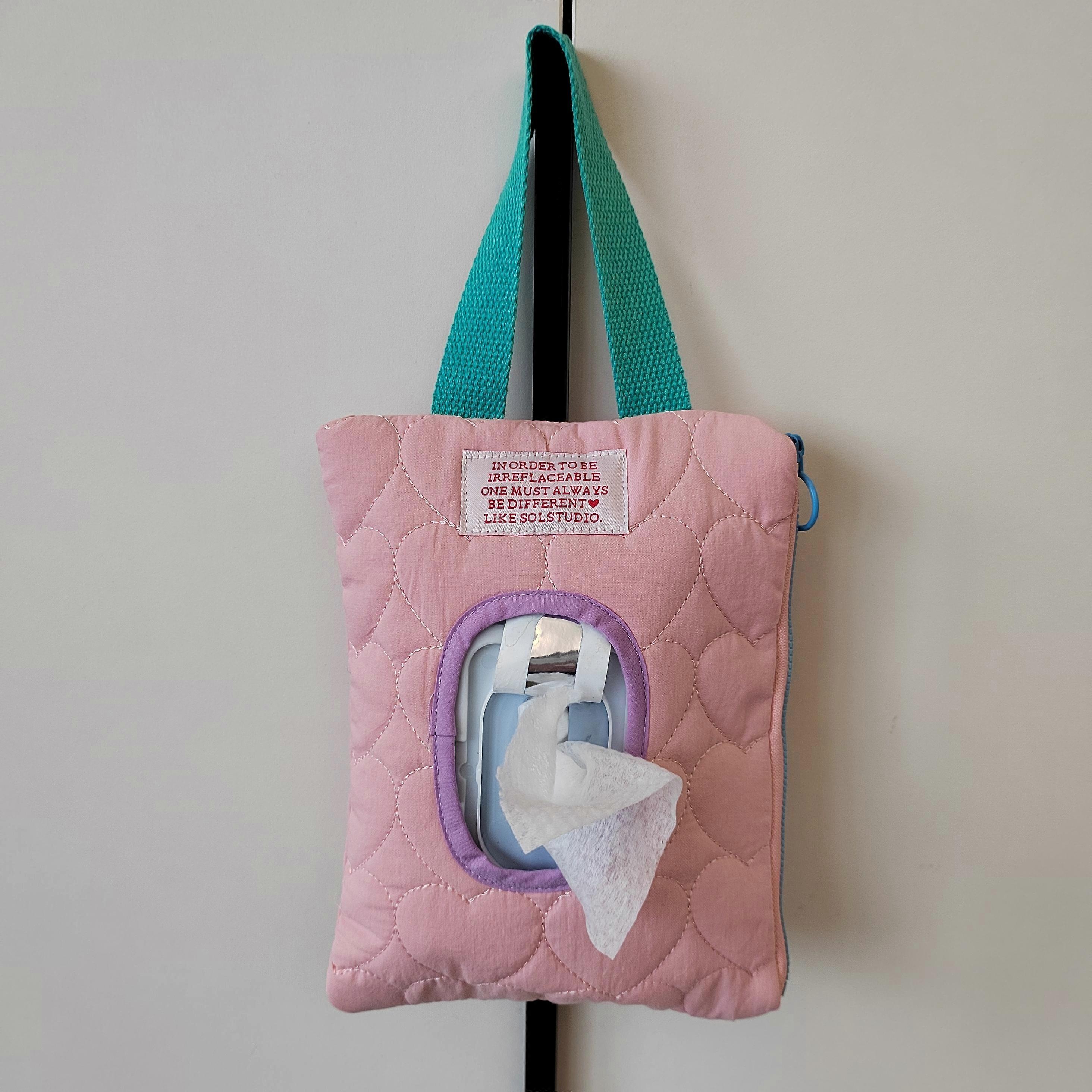 Portable Travel Tissue Storage Bag - Conveniently Portable for On-the-Go Use with Easy-Access Flip-Top Design, Perfect for Travel, Car, or Outdoor Act