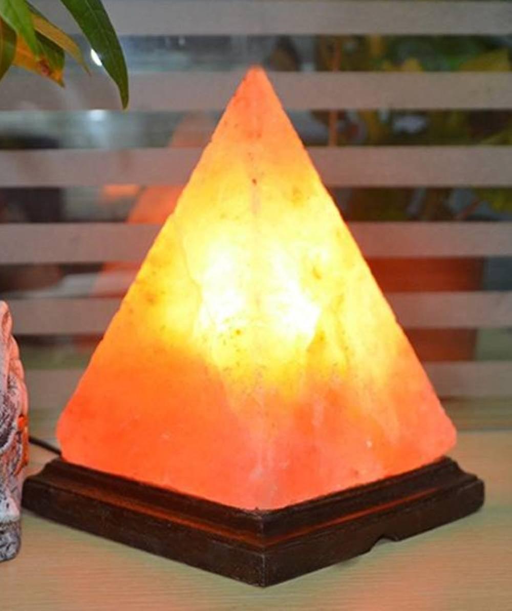 ضوء ليلي هرمي USB فريد من نوعه مع مصابيح LED ملونة