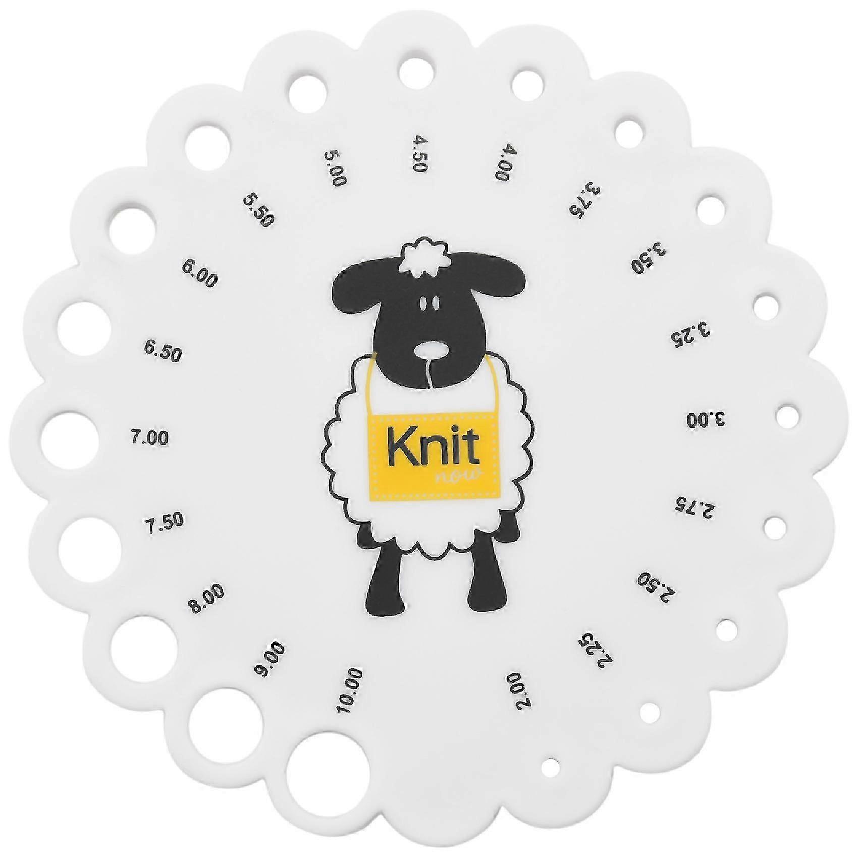Knitting needle measuring tool for precise size identification