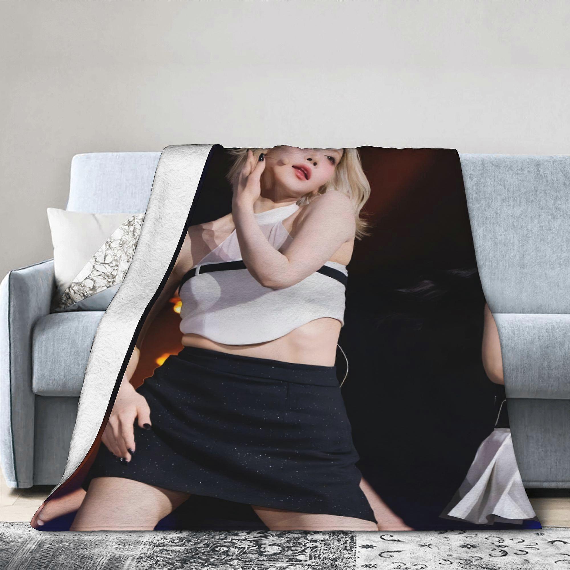 sf330 NAKYOUNG A4 Flannel Blanket, All-Season Use, High-Quality Breathable Fabric, Comfortable for Sofa Naps - Perfect for Home, Office, and Couch, Id