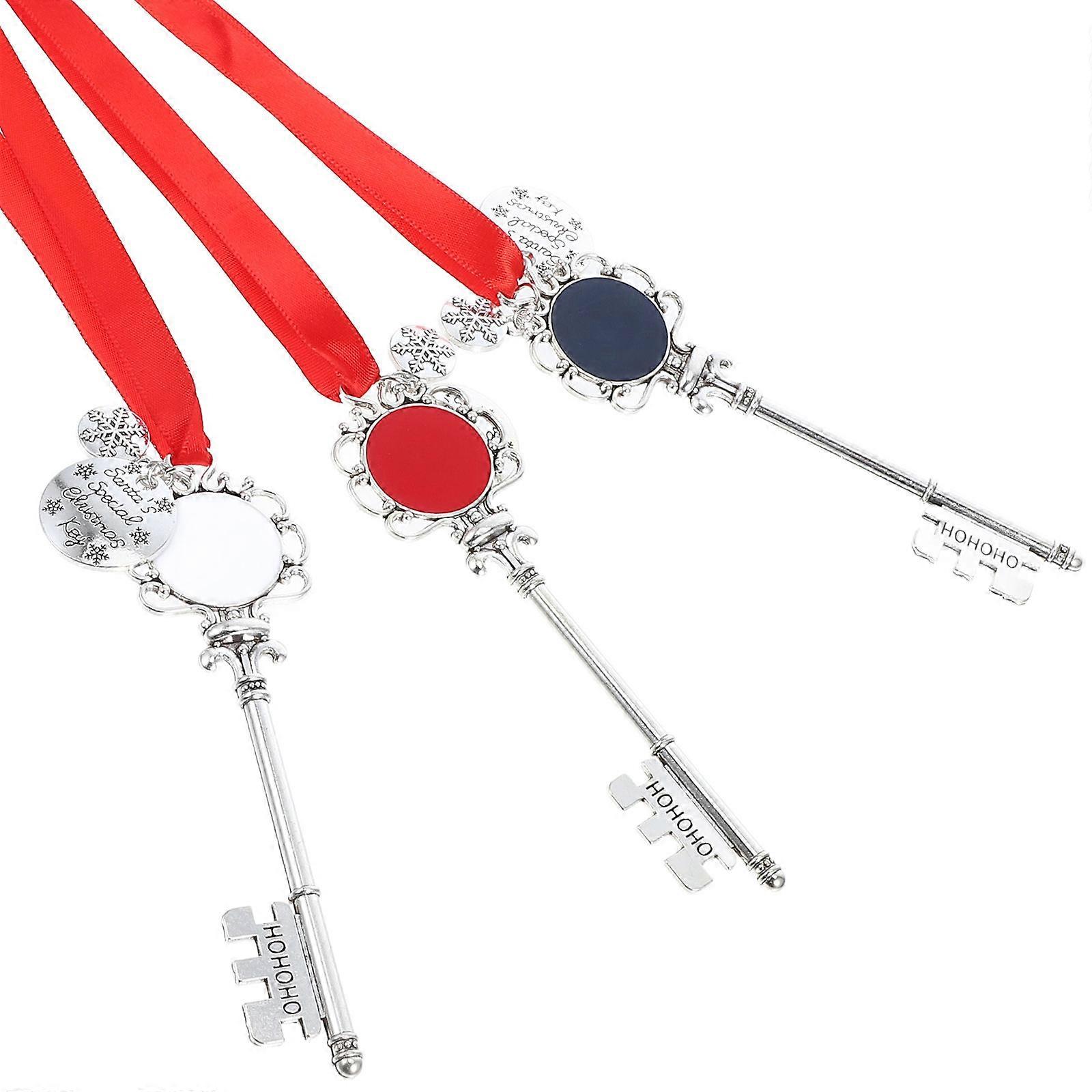 Christmas Keychain, Compact and Practical for Bags and Backpacks, Stylish and Functional