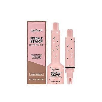Le stylo tampon pour taches de rousseur pour le visage marron clair embellit facilement le maquillage pour créer un look de maquillage mat à la mode 1,5 G