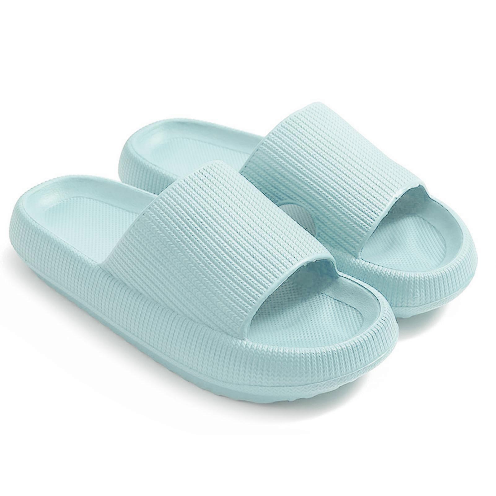 Pantoufles à semelle souple de couleur unie Pantoufles respirantes confortables pour la salle de bain à la maison