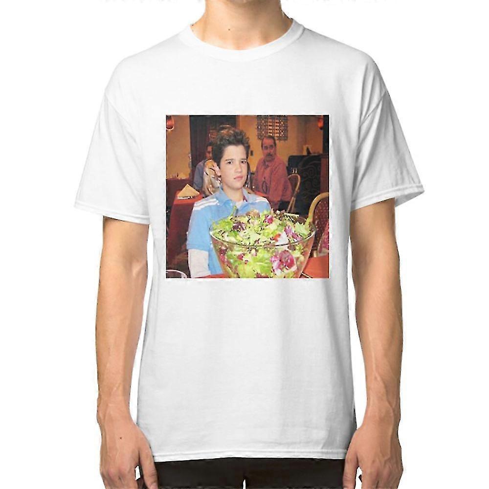 Freddie Benson com uma camiseta de salada