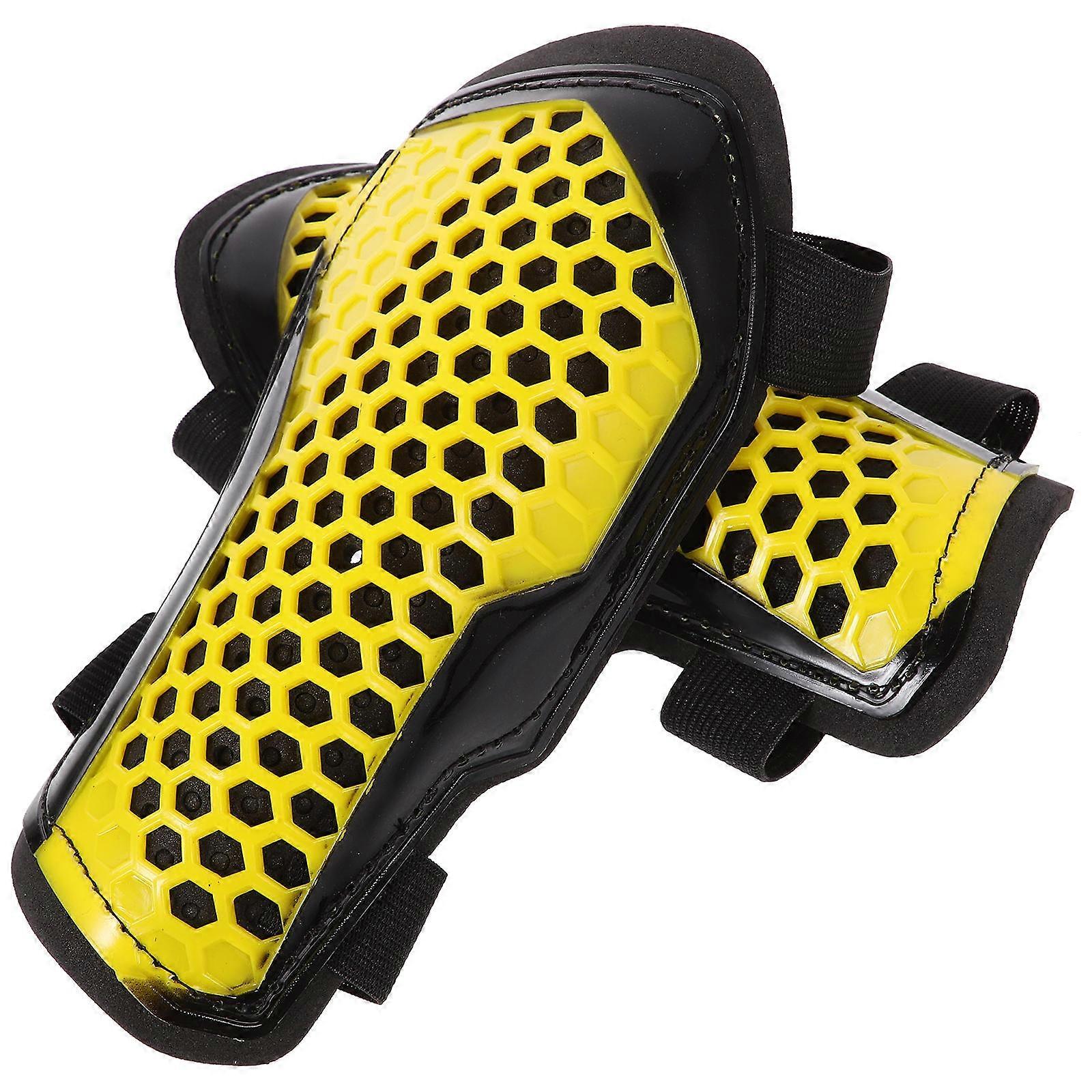 Soccer Shin Guards for Adults Made of Resin Comprehensive Protection Comfortable and Breathable Fits Well 1 Pair for Fan Gear