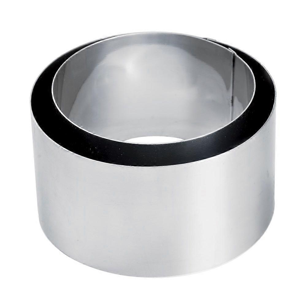 Shaping Ring: Create beautiful starters and small cakes easily