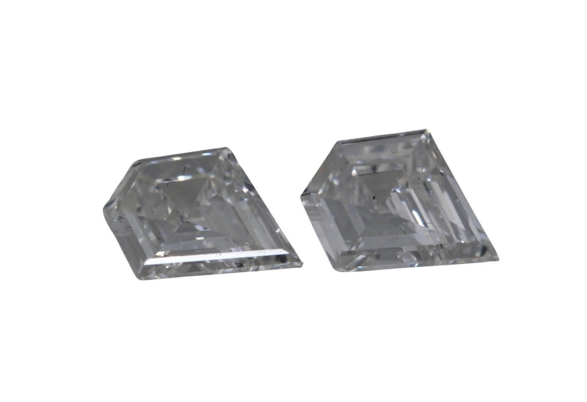 A Pair of Shield Cut Natural Mined Loose Diamonds (0.8 Ct,E Color,VVS1 Clarity)