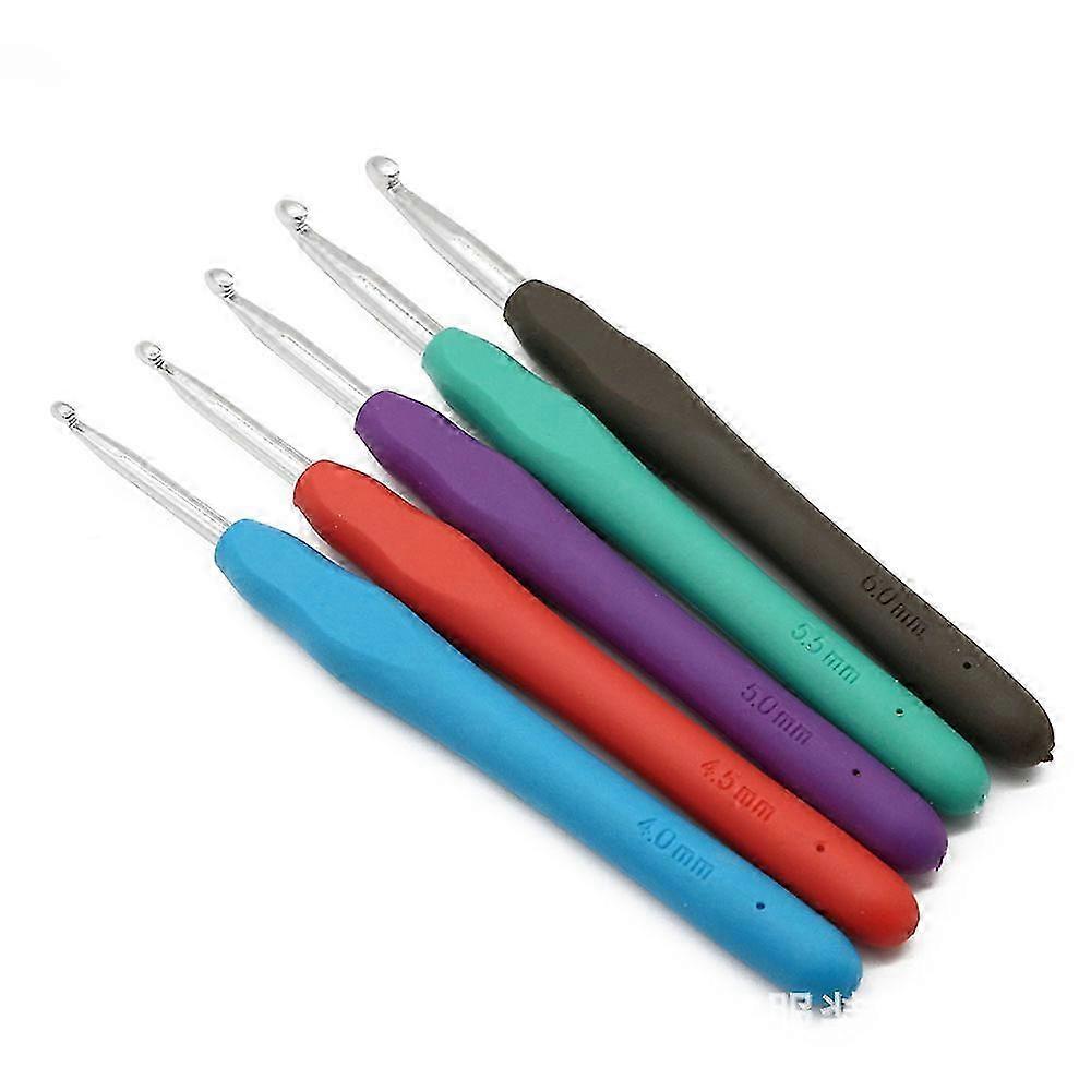 5pc knitting hooks, aluminum hook/needle set with ergonomic rubber handles and storage case
