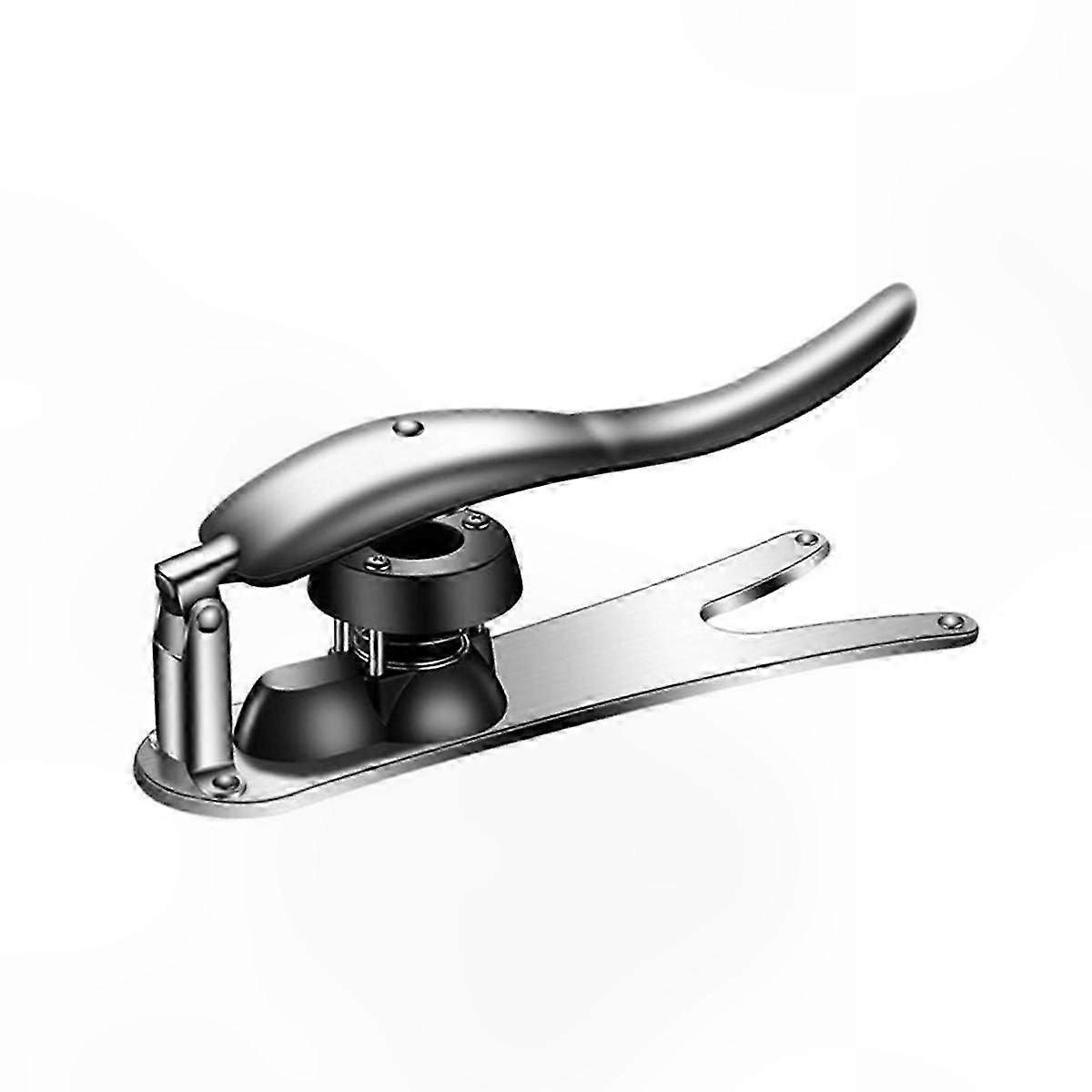 Quebra-nozes de metal com cabo de fácil manuseio.