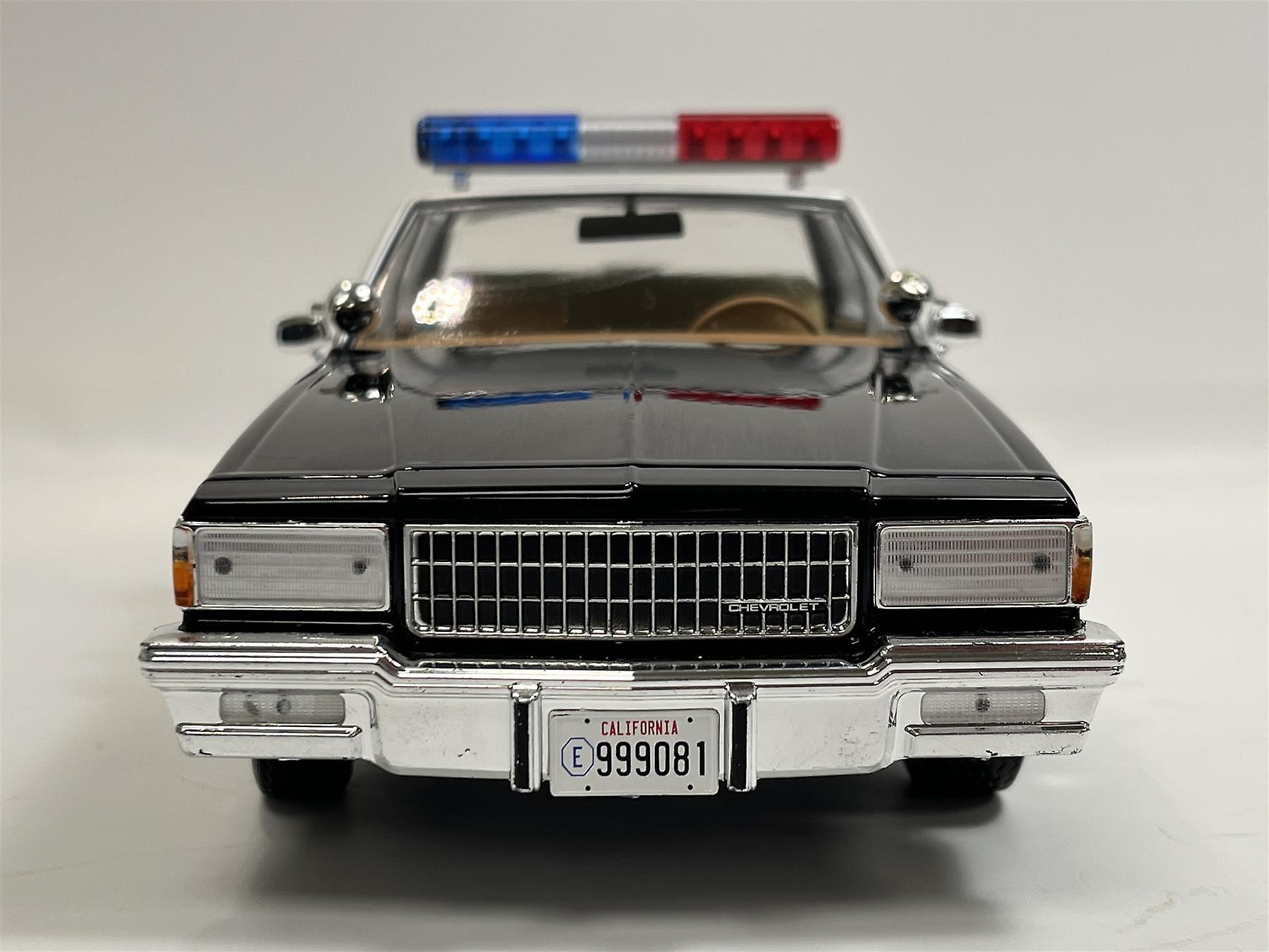 Greenlight Chevrolet Caprice Police 1987 – Terminator 2 Avec Figurine T-1000 – 1/18