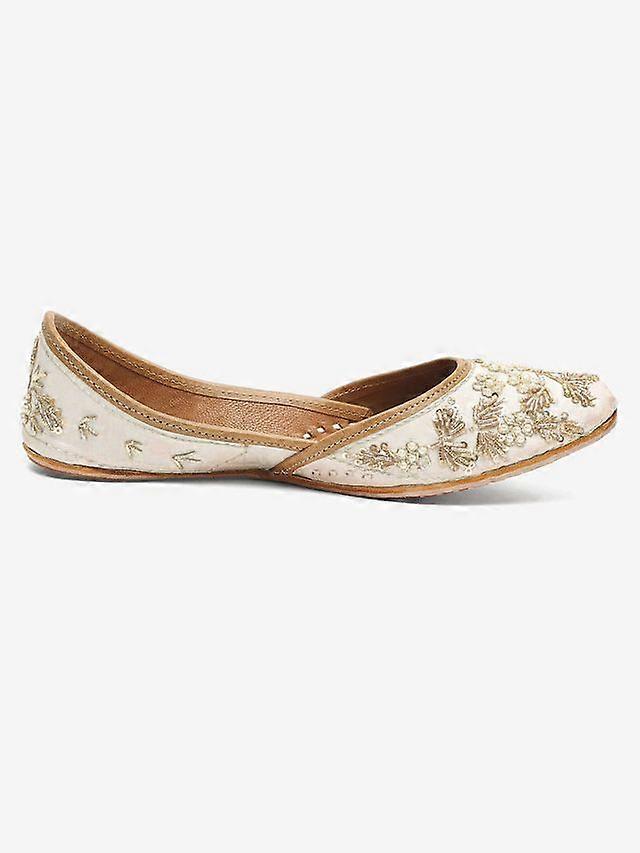 Glam Story Women's Sang-e-Mahi Embellished Punjabi Jutti