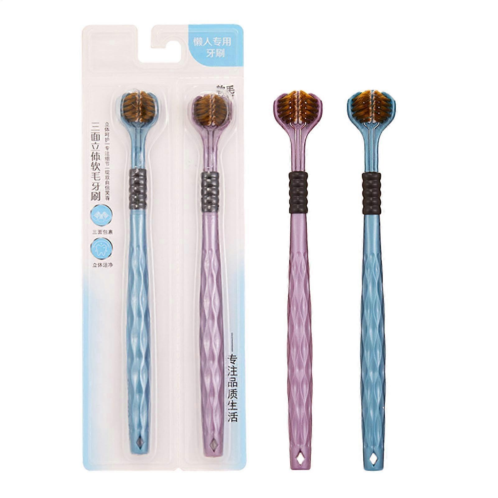 Tripleheaded toothbrush, 2x manual toothbrushes, portable mediumsized for adults, soft bristles
