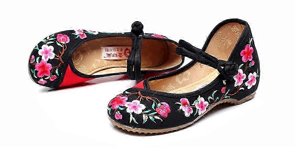 Spring peach blossoms are in full bloom, fashionable ethnic style, ...