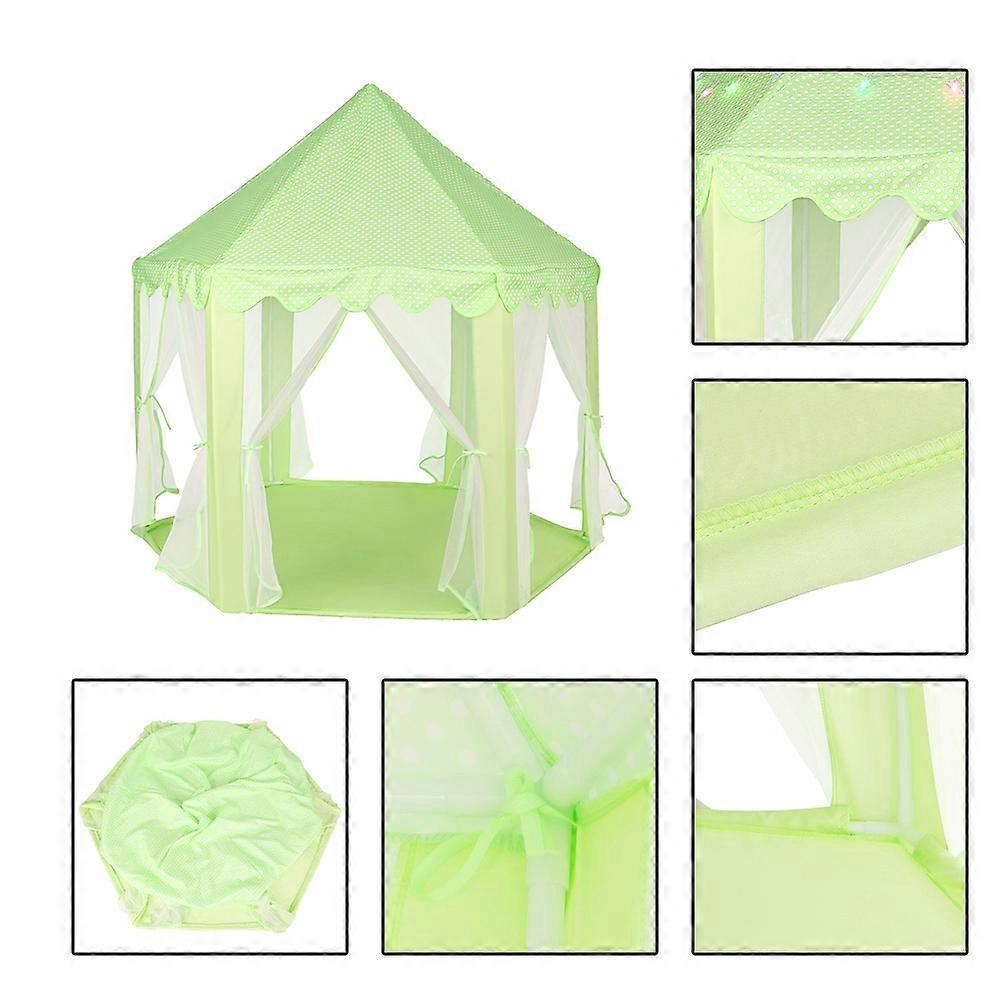 子供はキャッスルテントプリンセスプレイハウステント屋内屋外LEDライトで遊んでいます