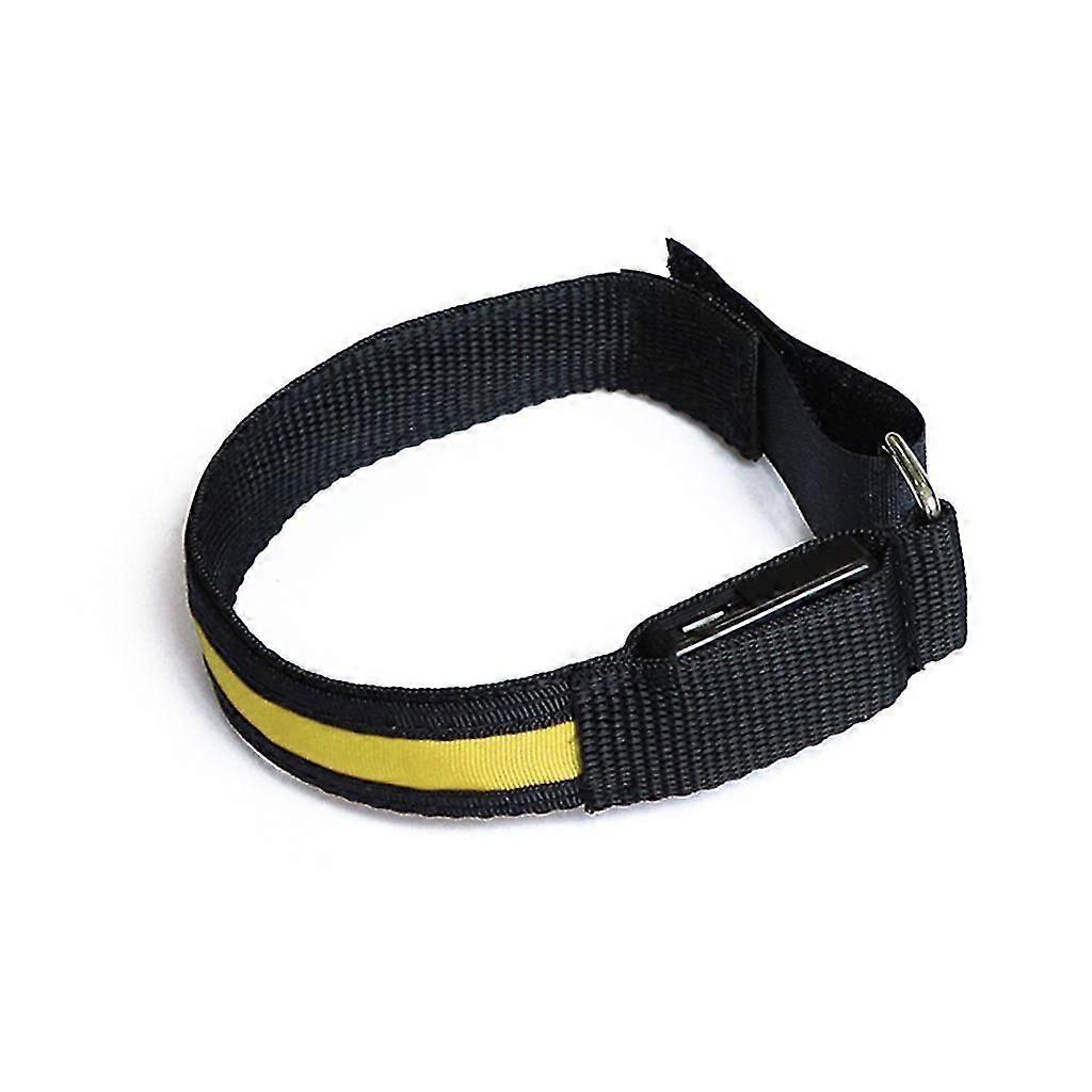 Led-käsivarsinauhan heijastavat juoksuvarusteet kävelyretkiin ulkoilulajeissa