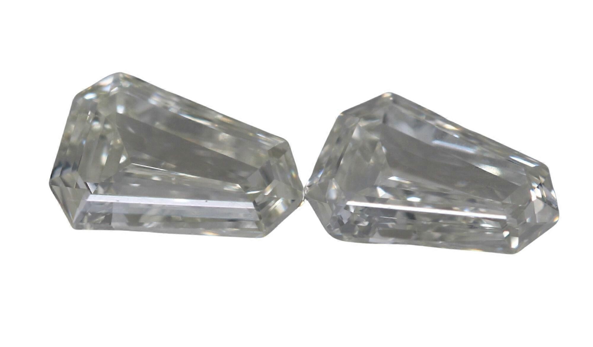 A Pair of Shield-Step Cut Natural Mined Loose Diamonds (1.55 Ct,K Color,VS2 Clarity)