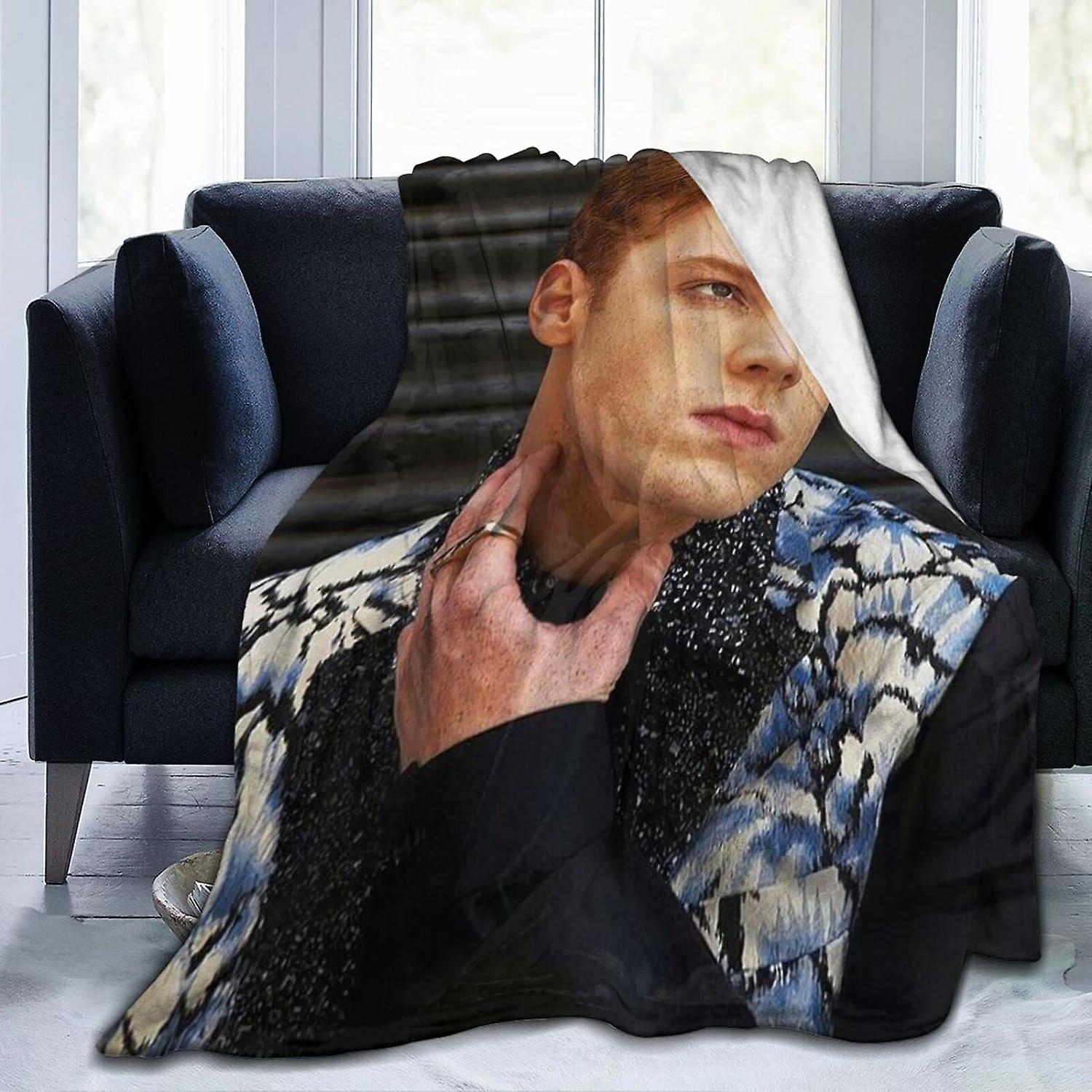 Kerota TO1428 Cameron Monaghan Flannel Soft Air Conditioner Anti-Bouloching Lap pour canapé chambre