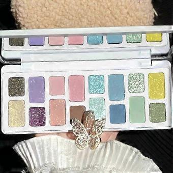 Dreamy Finish Eyeshadow Plate