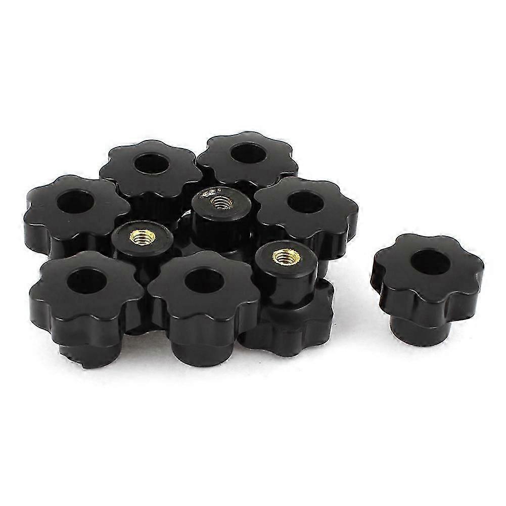 10 ks šroubovacích šroubů M6 závitů o průměru 32 mm.