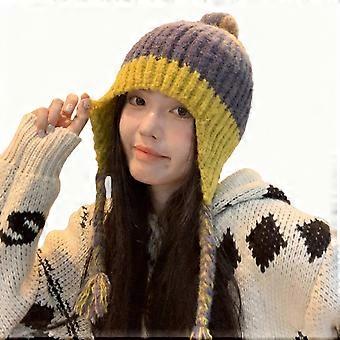 Gorro feminino de estilo coreano, versátil, com pompom, em blocos de cores, tricotado e quentinho para proteger as orelhas, ideal para outono e inverno.