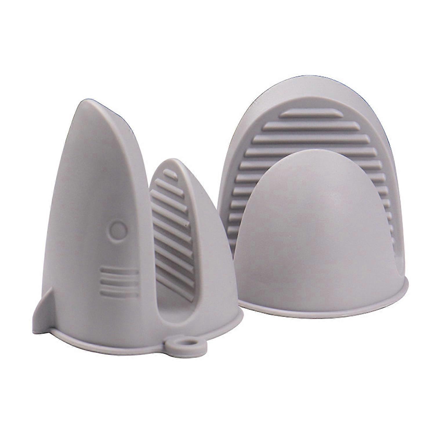 1 Pair Microwave Oven Mitts with Hanging Loop Cartoon Shark Shape Flexible Anti-scald Silicone Heat