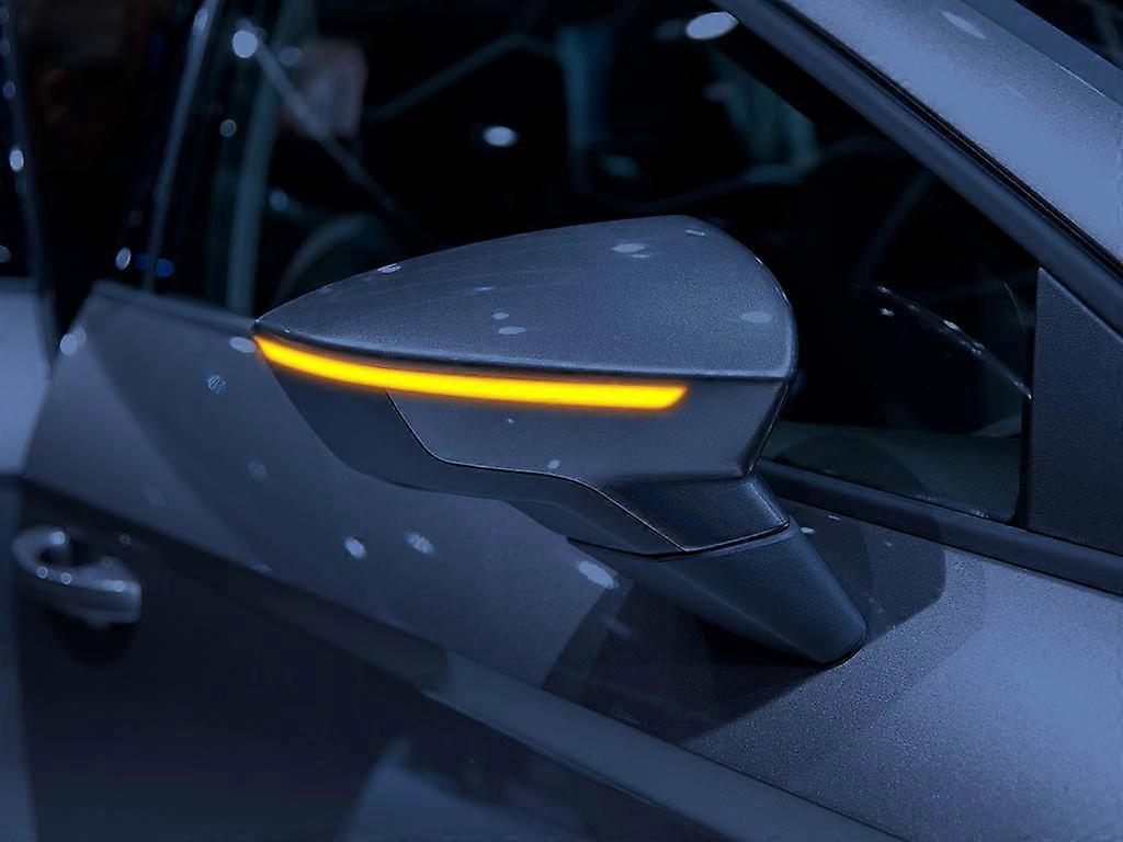 Smoked Black Shell Yellow Streamer Turn Signal Dynamic Mirrors Turn Signal Indicator for SEAT MK3 MK5 KJ1 KJ7 2PCS