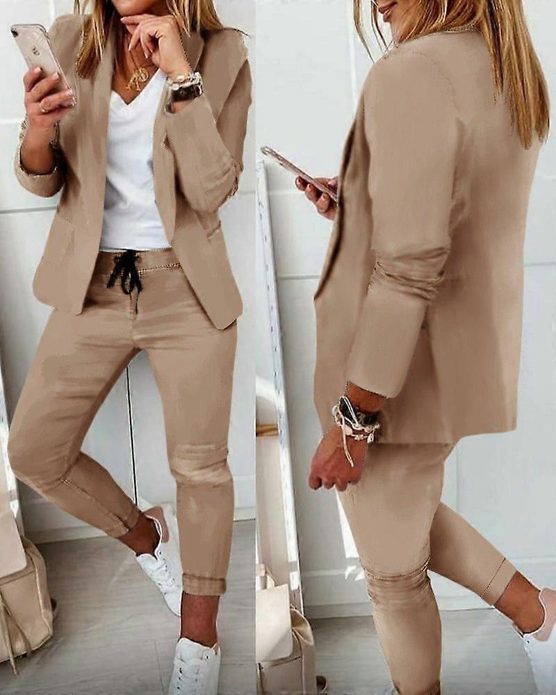 Traje informal, traje de mujer