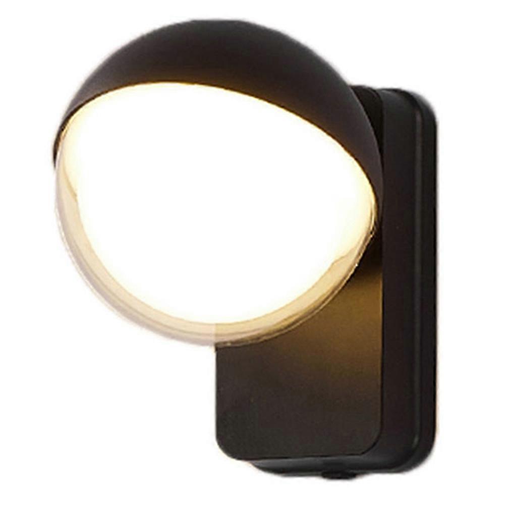 Outdoor wall lamp