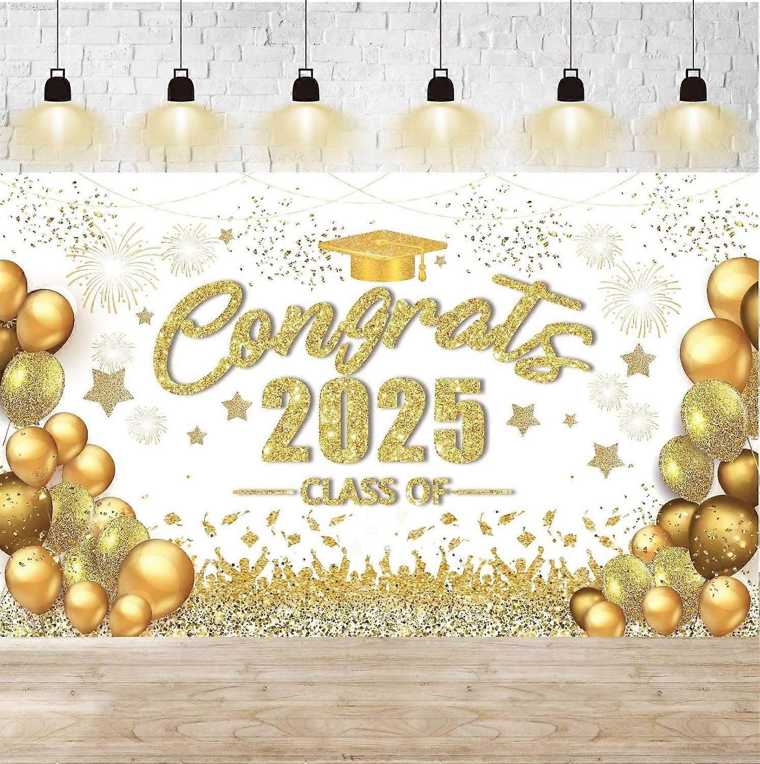 زهرات التخرج الذهبية والبيضاء تهانينا لفئة 2025 Banner - خلفية تخرج كبيرة ، يخدع