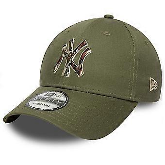 New Era 9Forty Strap Cap OUTLINE CAMO New York Yankees oliv
