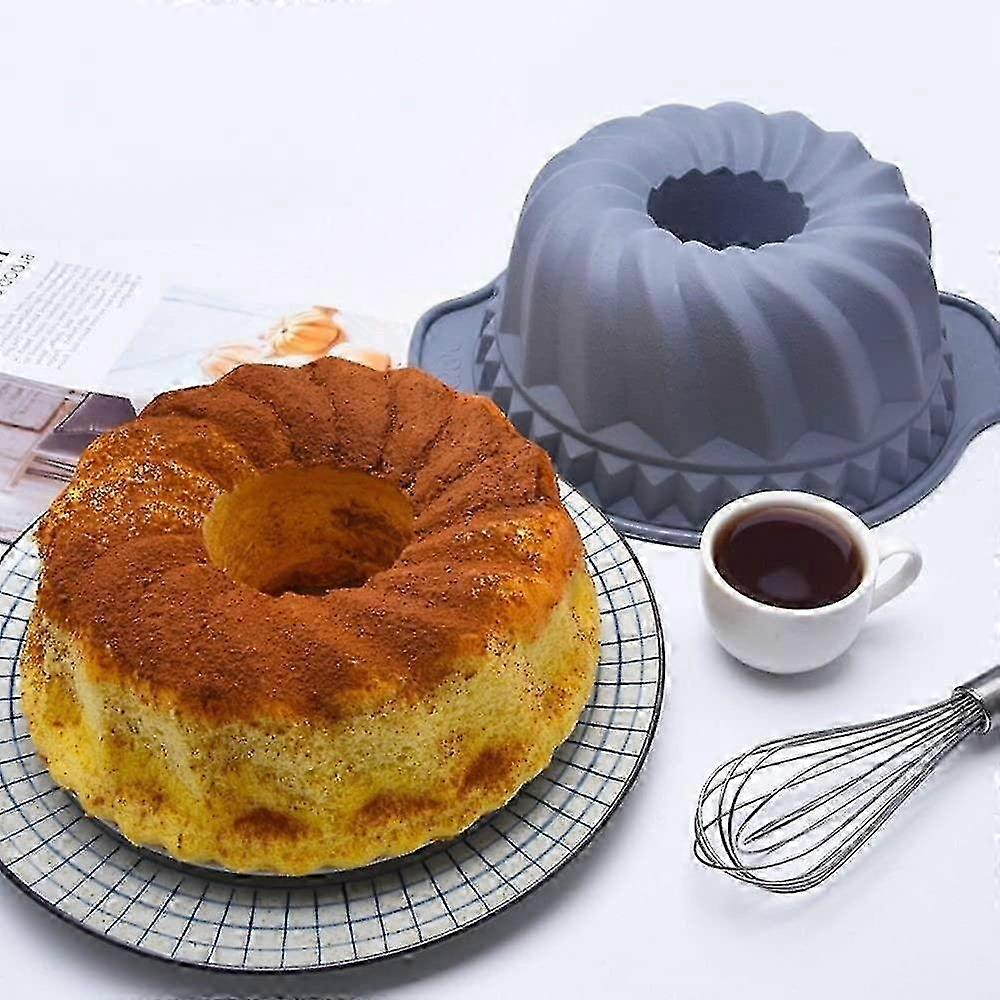 Nonstick Bundt Cake Pan Baking Tool: 1 Piece, Size 11, for Professional Baking Performance