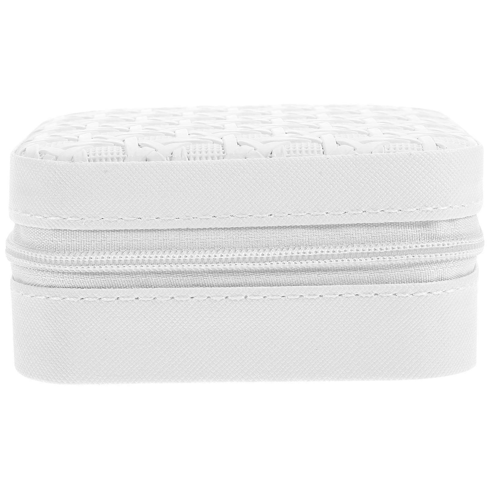 مربع مجوهرات مدمج حامل مجوهرات محمول للأقراط قلادات منظم ودية للسفر مع تصميم منسوج للنساء لرحلات العمل في الهواء الطلق