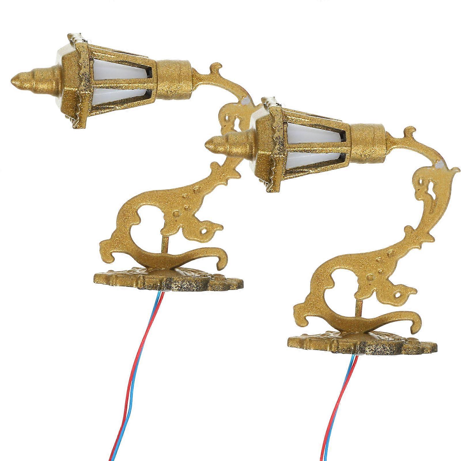 Garden Light Mini Model 2Pcs Courtyard Lighting Model Accessories For Indoor Display Realistic Design Golden Color
