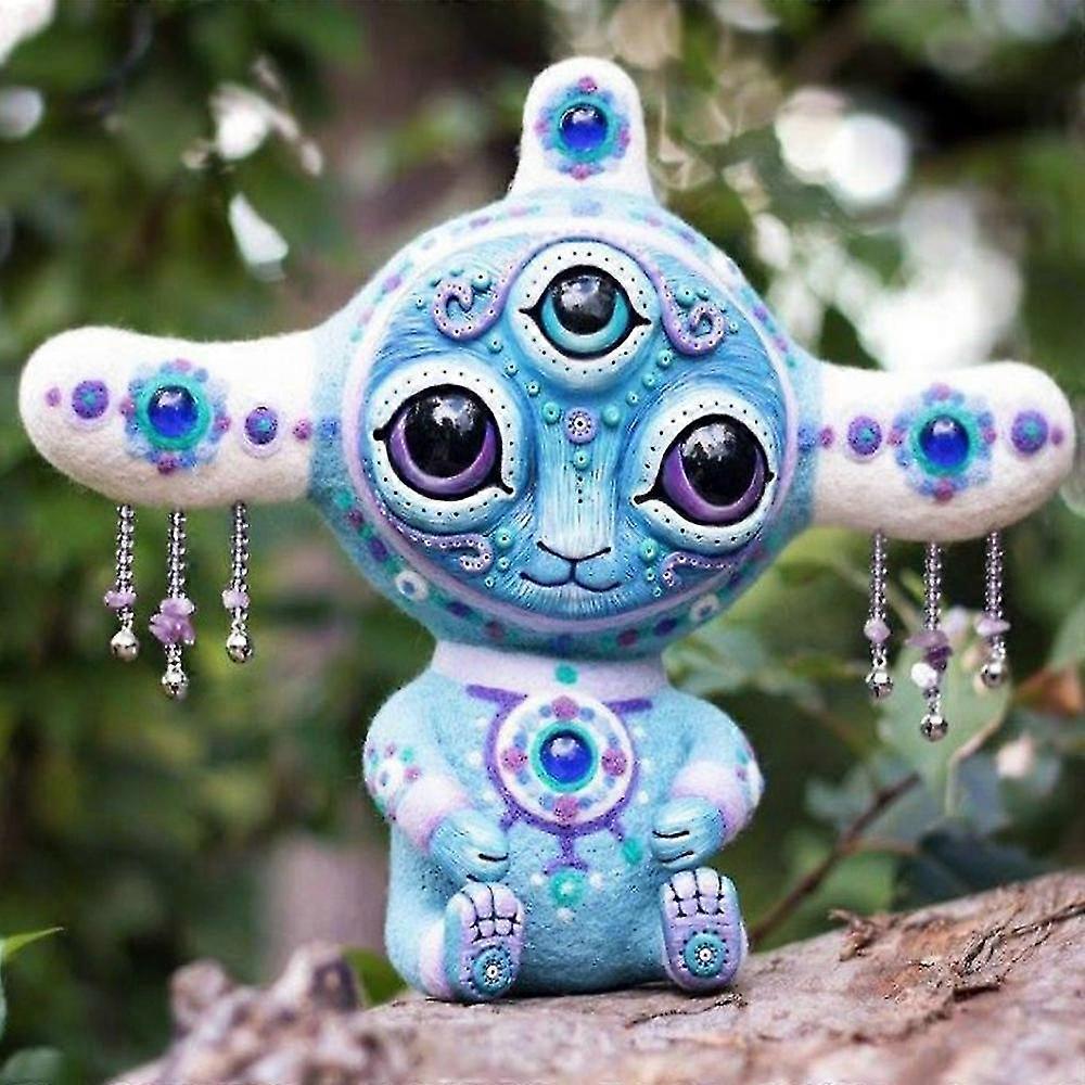 Three-eyed Alien Statue Resin Craft Sculpture Ornament Garden Yard Decor