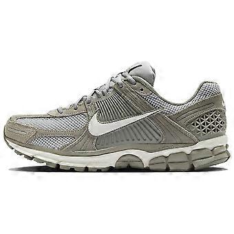 Nike Zoom Vomero 5 'Dark Stucco' Zachte en comfortabele ademende lage casual schoenen unisex grijs HF1553-002