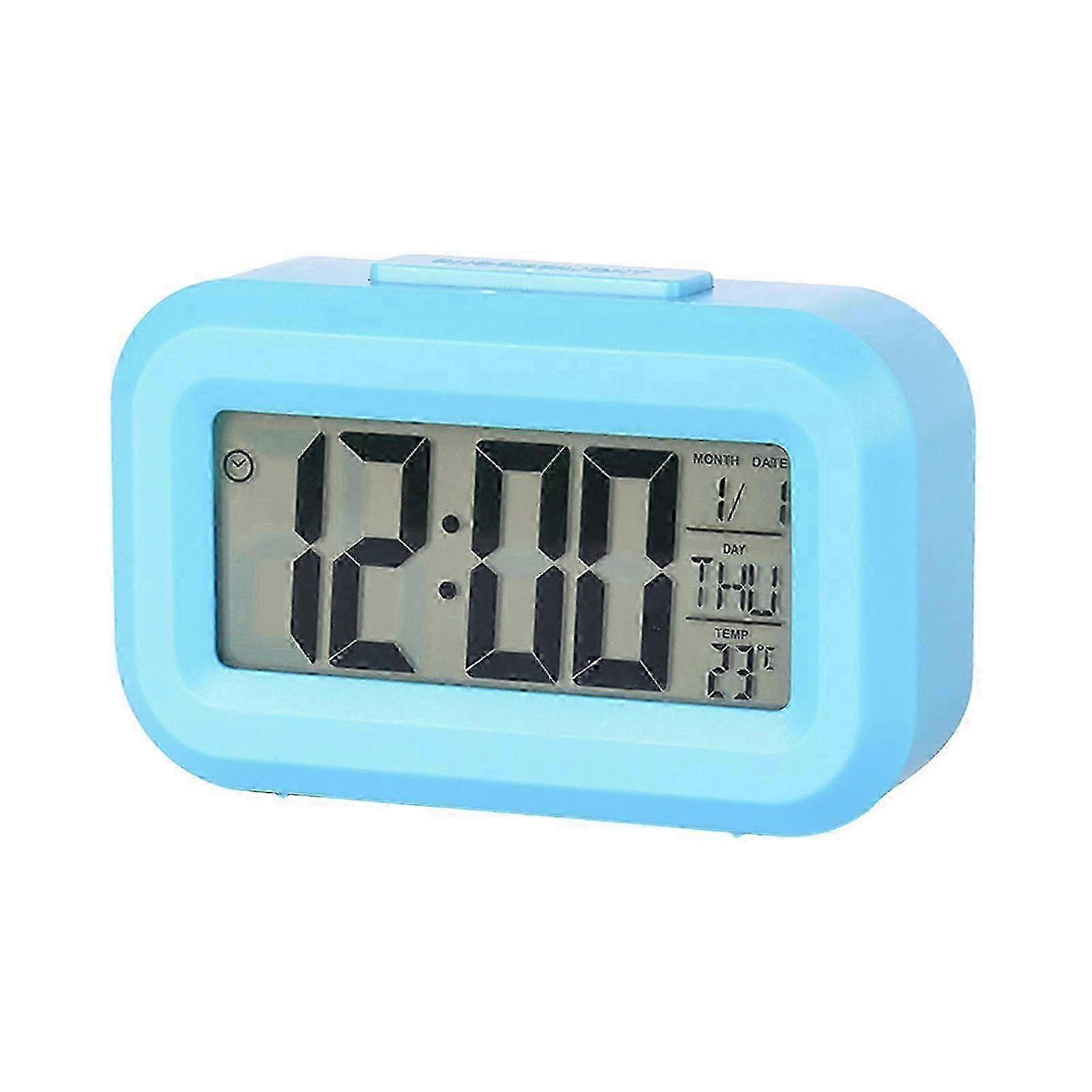 Digital reseväckarklocka med lättläst display - Batteridriven bordsklocka med snooze-funktion och 12/24-timmarsformat