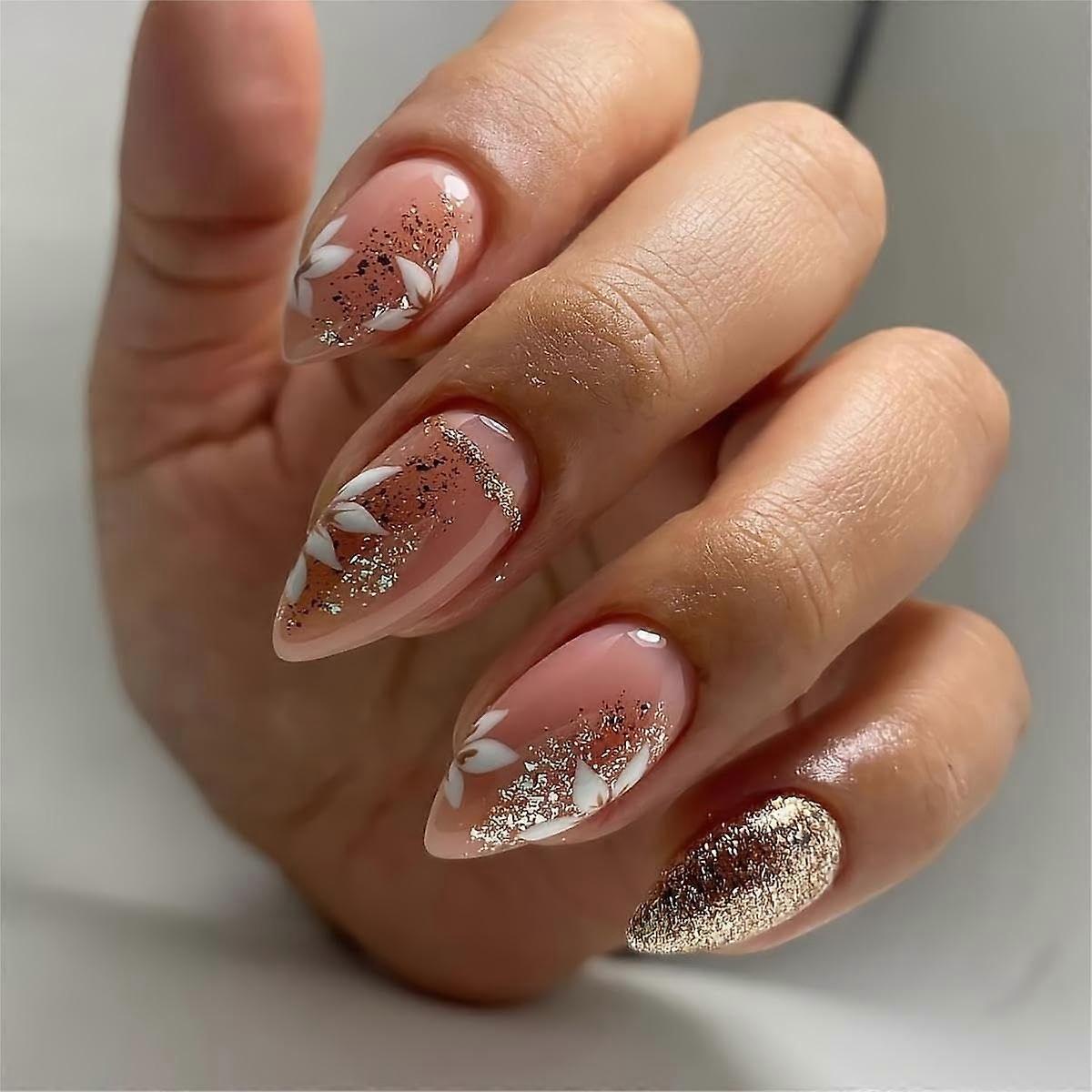 Unhas postiças curtas amendoadas, rosa, com flor e dourado