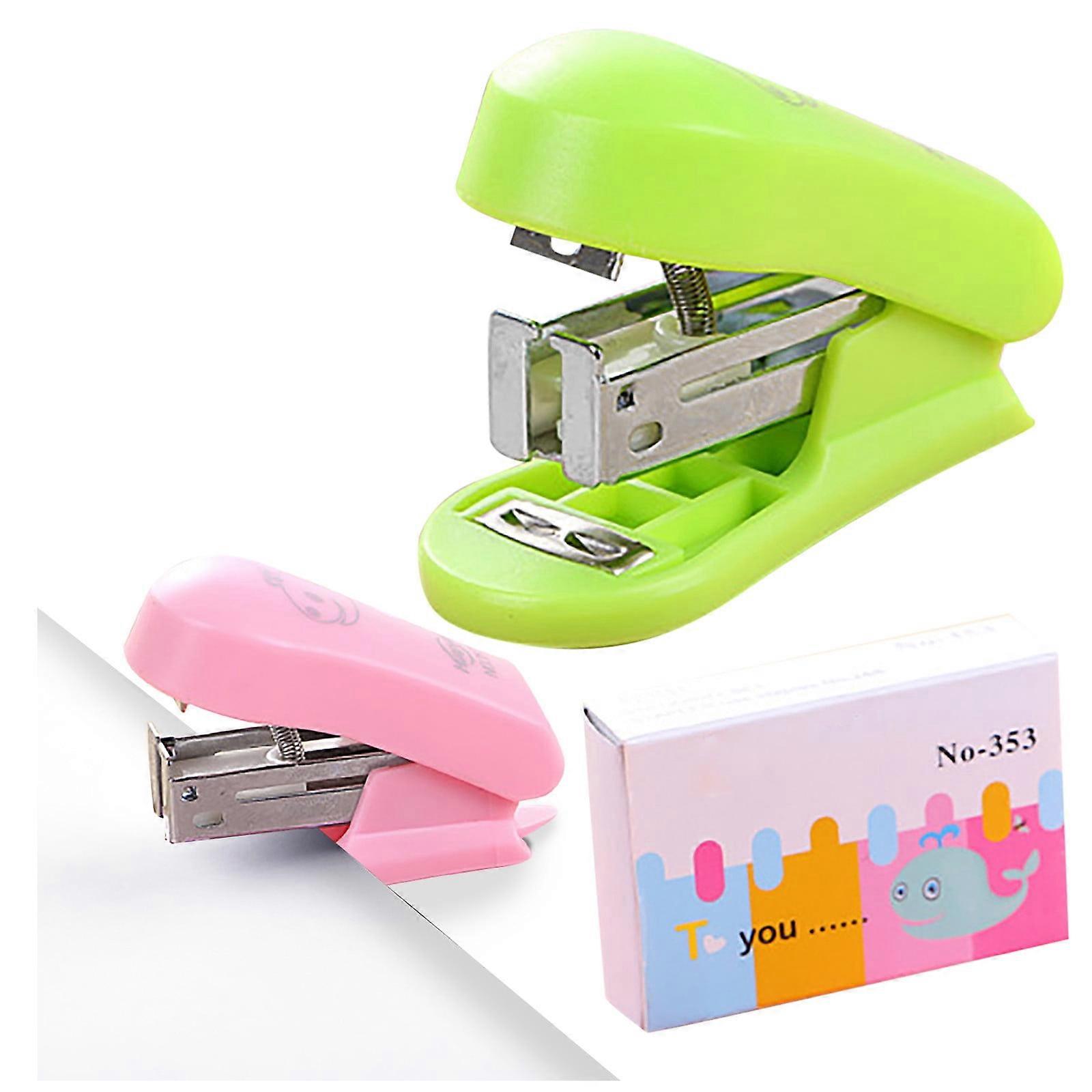 WinysinMini Mini Stapler Practical Mini Stapler Stapler Set Small Cute Desktop Stapler, Gift For Students Or Office Use.Green