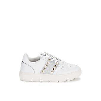 Bold 40 Studded Sneakers