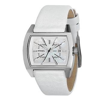 Montres Diesel Quartz Analog Woman Watch avec Cowhide Bracelet DZ5102