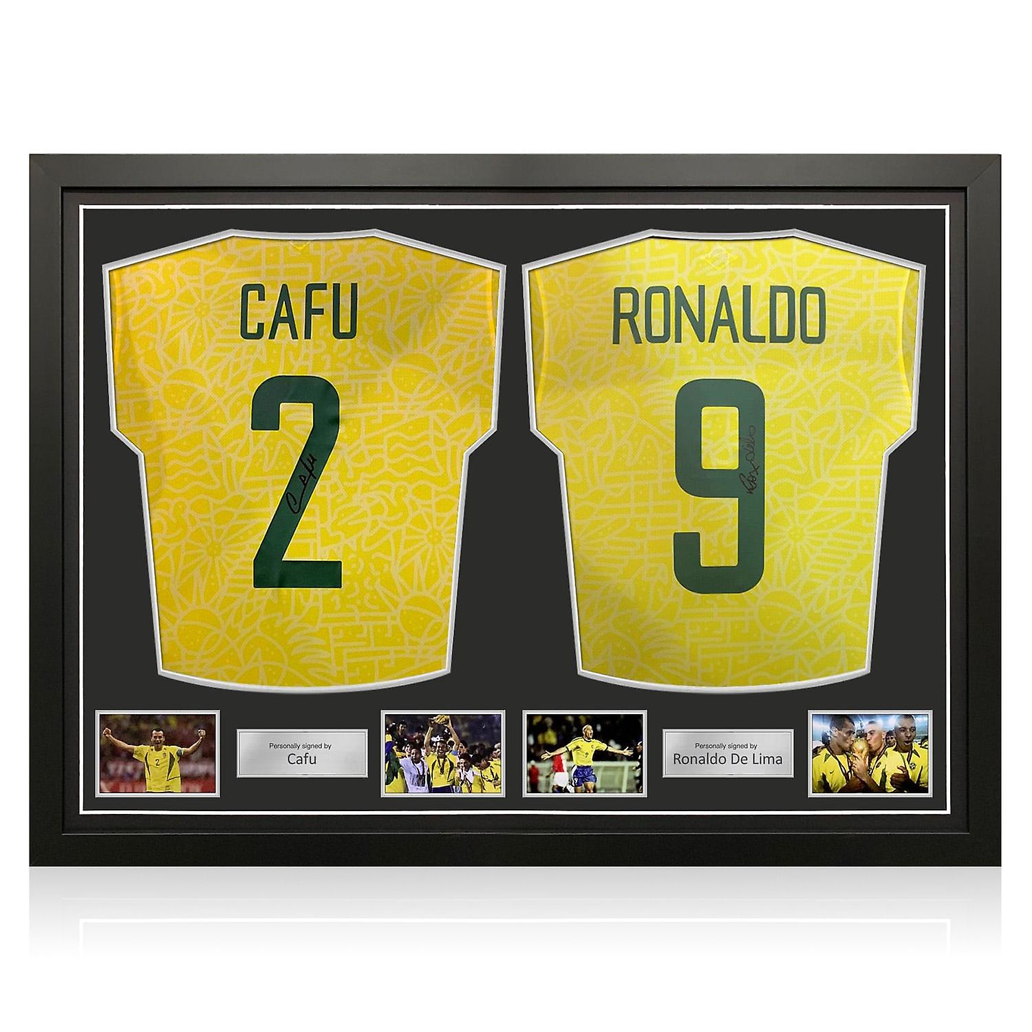 Cafu et Ronaldo De Lima ont signé des maillots de football Brésil 2024. Double cadre